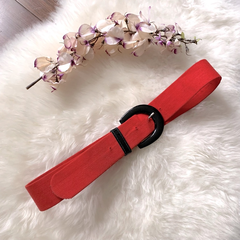 Vintage red belt, black patent buckle (XS-S)